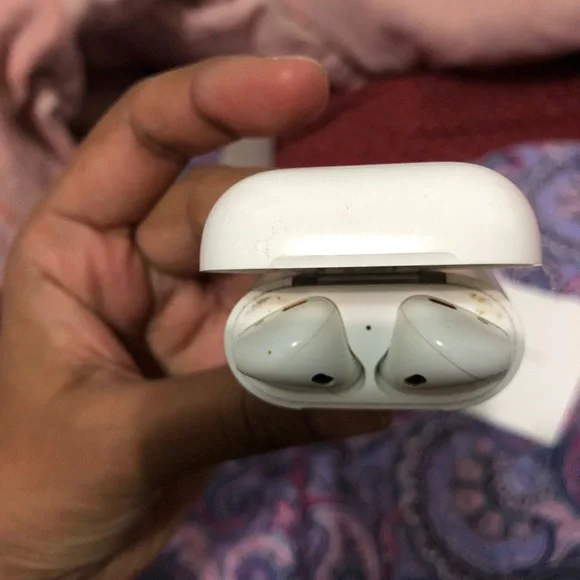 APPLE AIRPODS